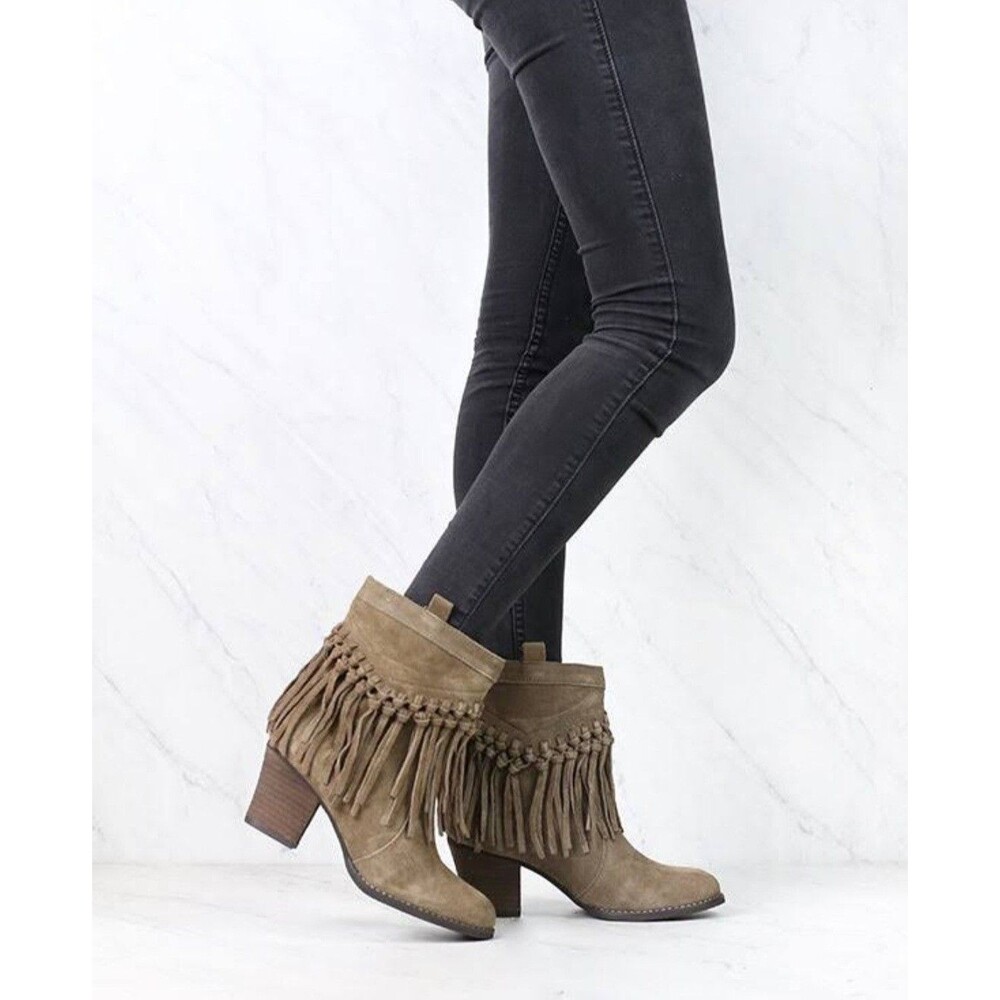 Sbicca Vintage Women's Booties Size 7.5 Tan Suede Fringe Tassel 2.5” Heel